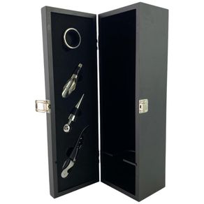 Set de 4 Accesorios para Vino en Caja Vertical con Broche 36.2x12.2x11.6 Cm