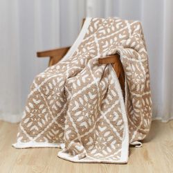 Throw Jacquard Taupe 127 x 152 Cm