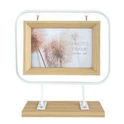 Portarretratos con Base de Madera y Marco Blanco 23 X 24 Cm