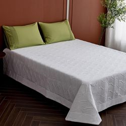 Set de Cubrecama King Bordado Color Blanco