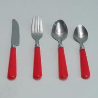 Set de 16 Cubiertos con Bandeja Colores Surtidos