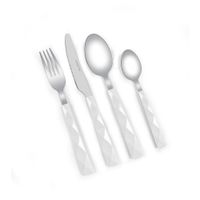 Set de 16 Cubiertos con Mango Texturizado Colores Surtidos