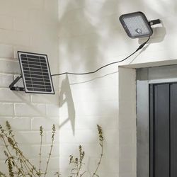 Lámpara de Exterior LED con Panel Solar y Sensor de Movimiento