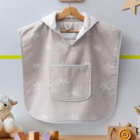 Toalla-Diseño-Estrellas-con-Capucha-Colores-Surtidos