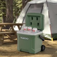 Hielera Verde con Rodos Latitude 15.14 L - Igloo