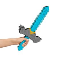 Espada Y Pico Transformables De Minecraft: La Película