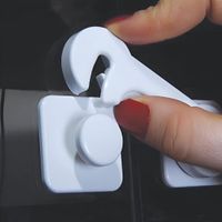 Seguro-para-Gabinete-con-Sistema-de-Click