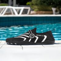 Zapatos-para-Piscina-Negro-Blanco