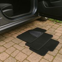 Alfombra-Para-Auto-De-Felpa---Fmq-Varios-Colores