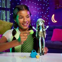 Muñeca-Frankie-Stein-Isla-Del-Terror