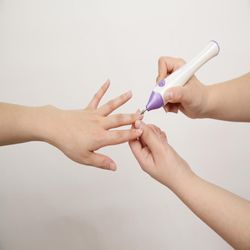 Kit-De-Manicure-Y-Pedicure-5-En-1---TouchBeauty