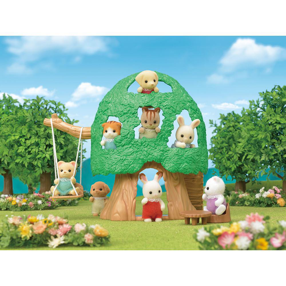 Set de Sylvanian Families Casa del Árbol con Tobogán, Columpio y Bebé Ardilla de 9 Piezas…
