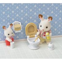 Mini-muñecas-Sylvanian-Families-en-baño-con-accesorios-detallados