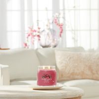 Vela En Frasco Mediano Black Cherry 368 G - Yankee Candle