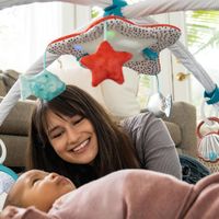 Gimnasio 2-in-1 Treasure the Ocean Musical Mobile - Tiny Love