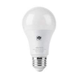 Bombillo Luz de Día A19 10 W Con Sensor De Luz - Volteck