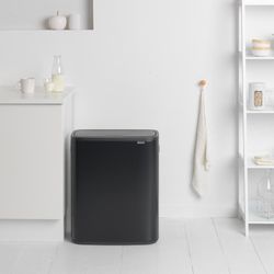 Basurero Cuadrado Táctil Negro 60 L - Brabantia