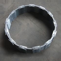 Rollo De Alambre De Seguridad Razor Ribon De Acero Inoxidable De 12.84 M