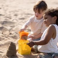 Cucharón Excavador para Juegos en la Arena - Hape