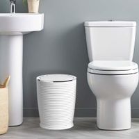 Basurero Elegance Decorativo con Tapa Abatible Blanco Cromado de 5 Lts