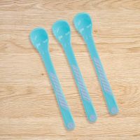 Set-De-3-Cucharas-Celestes-Para-Niños---Twistshake